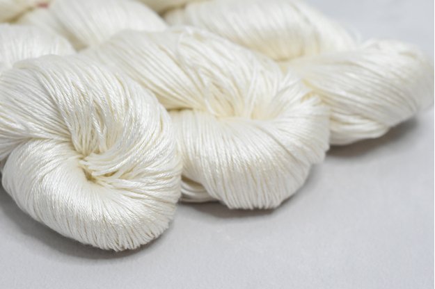 Nedažyta sruoga ( 100 % šilkas)