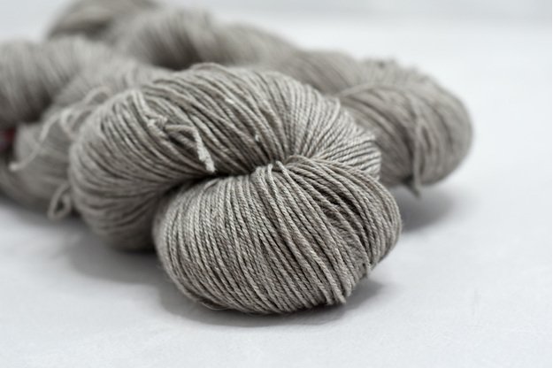 Nedažyta sruoga (merino vilna, jako vilna, nailonas) 1